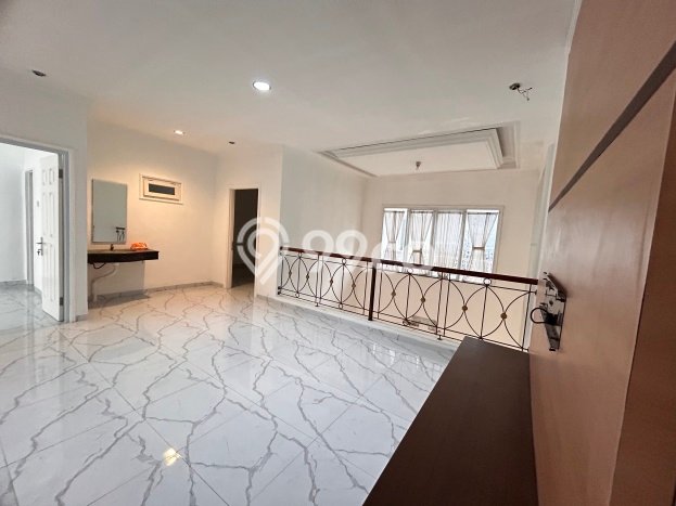 SPECIAL LISTING! Rumah area Raffles Hills, 4 KM, Dekat Pusat Kota, Luas 160m² Bangunan 300m² SPECIAL LISTING! Rumah area Raffles Hills, 4 KM, Dekat Pusat Kota, Luas 160m² Bangunan 300m²