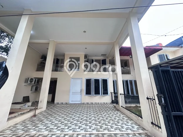 Rumah di , Akses ke Stasiun, 4 KT, Luas 128m2m² Bangunan 200m2m² Rumah di , Akses ke Stasiun, 4 KT, Luas 128m2m² Bangunan 200m2m²