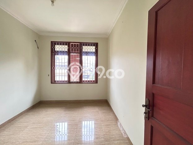 UNIT SPESIAL! Rumah di , 3 KM, Akses Pusat Kota, LT 250m2m² Bangunan 200m2m² UNIT SPESIAL! Rumah di , 3 KM, Akses Pusat Kota, LT 250m2m² Bangunan 200m2m²