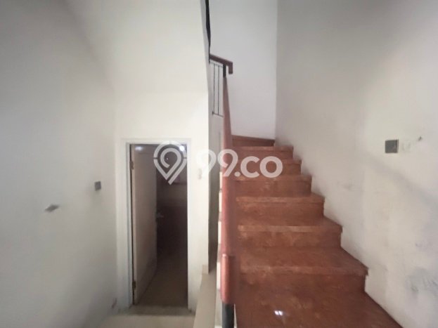 Rumah Modern 2 KT di Raffles Hills Jakarta Timur Semi Furnished Rumah Modern 2 KT di Raffles Hills Jakarta Timur Semi Furnished