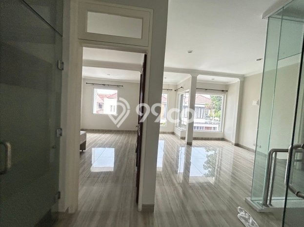 Rumah Premium kawasan , 3 KM, Area Tenang, LT 300m2m² Bangunan 250m2m² Rumah Premium kawasan , 3 KM, Area Tenang, LT 300m2m² Bangunan 250m2m²
