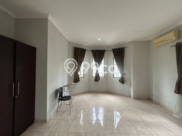 Disewakan! Rumah 3 Kamar Tidur &
3 Kamar Mandi di Raffles Hills, Jakarta Timur Disewakan! Rumah 3 Kamar Tidur &
3 Kamar Mandi di Raffles Hills, Jakarta Timur