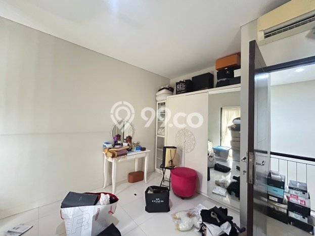 Dijual Hunian Rumah Terawat 2 Kamar di Raffles Hills, Jakarta Timur Dijual Hunian Rumah Terawat 2 Kamar di Raffles Hills, Jakarta Timur
