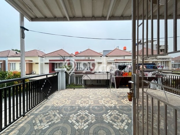 Hunian Nyaman Asri 4 KT Siap Huni di Raffles Hills Jakarta Timur Hunian Nyaman Asri 4 KT Siap Huni di Raffles Hills Jakarta Timur