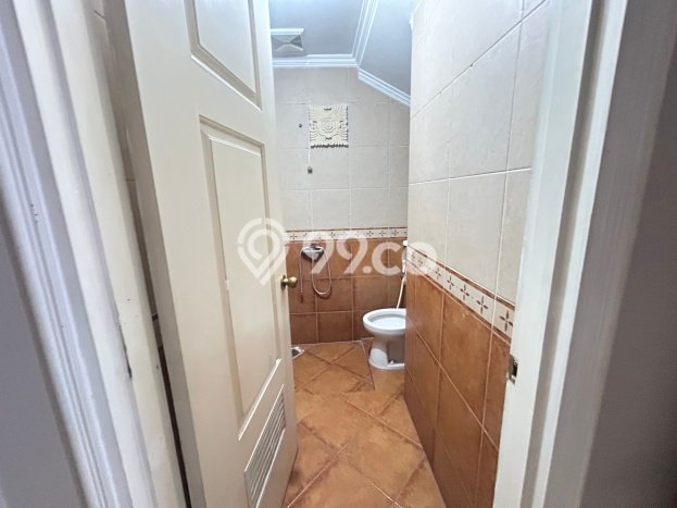 Jual Rumah Eksklusif 3 KT di Raffles Hills, Jakarta Timur Jual Rumah Eksklusif 3 KT di Raffles Hills, Jakarta Timur