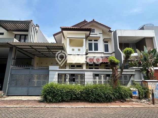 Rumah sewa siap pakai 4 KT di Raffles Hills, Jakarta Timur Rumah sewa siap pakai 4 KT di Raffles Hills, Jakarta Timur