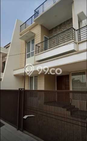 Rumah Luxury Modern Tanpa Renovasi di Meruya Jakarta Barat Rumah Luxury Modern Tanpa Renovasi di Meruya Jakarta Barat