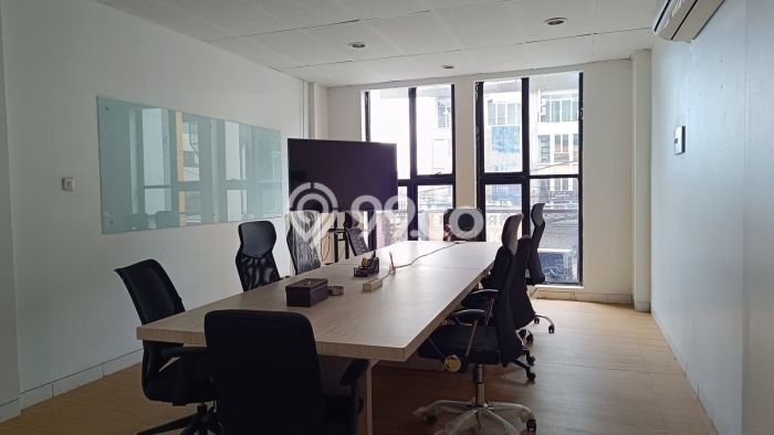 Ruko Dijual di Jakarta Selatan LT 144m2 & LB 400m2 Lokasi Terbaik! Ruko Dijual di Jakarta Selatan LT 144m2 & LB 400m2 Lokasi Terbaik!