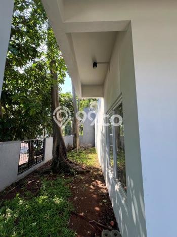 Rumah Luxury Modern Tanpa Renovasi di Bintaro Tangerang Selatan Rumah Luxury Modern Tanpa Renovasi di Bintaro Tangerang Selatan