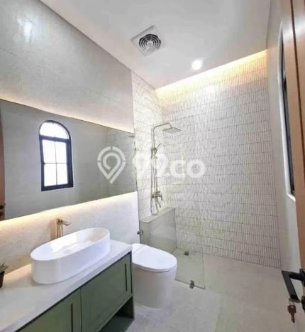 Siap Huni Rumah Mewah 5 Kamar di BSD Dekat ke Mana Pun Siap Huni Rumah Mewah 5 Kamar di BSD Dekat ke Mana Pun