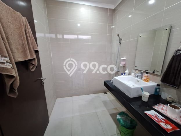 Rumah Elit LB 210m2 Siap Pakai Desain Elegan di Bintaro, Tangerang Selatan Rumah Elit LB 210m2 Siap Pakai Desain Elegan di Bintaro, Tangerang Selatan