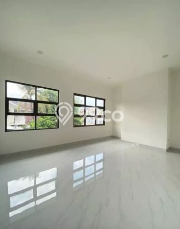 Siap Huni Hunian Elit 4 Kamar di BSD Dekat ke Mana Pun Siap Huni Hunian Elit 4 Kamar di BSD Dekat ke Mana Pun