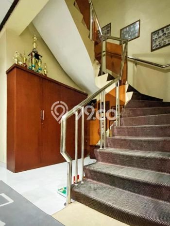 Rumah Eksklusif Siap Huni LT 384m2 di Menteng, Jakarta Pusat Rumah Eksklusif Siap Huni LT 384m2 di Menteng, Jakarta Pusat