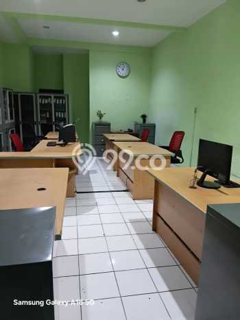 Ruko Dijual di Prime Area Jakarta Timur Luas 132m2 Ruko Dijual di Prime Area Jakarta Timur Luas 132m2