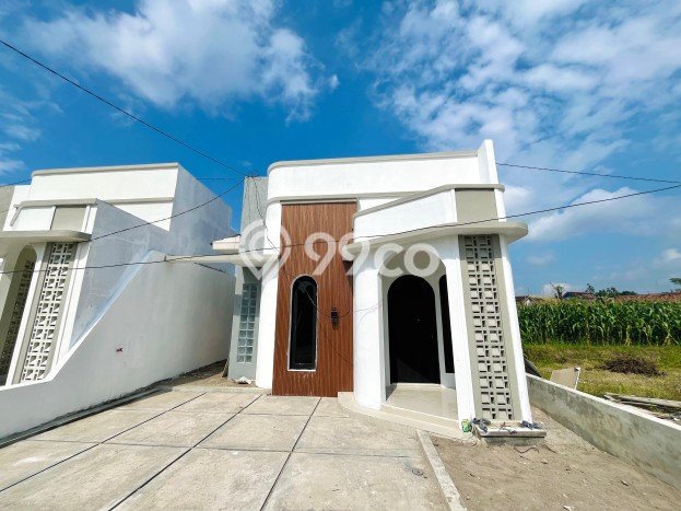 SPECIAL PRICE! Rumah Asri lokasi Prambanan, Luas 90m² LB 45m² SPECIAL PRICE! Rumah Asri lokasi Prambanan, Luas 90m² LB 45m²