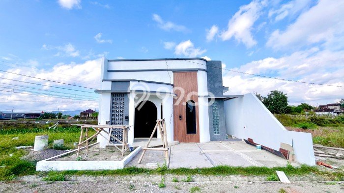 SPECIAL PRICE! Rumah Asri lokasi Prambanan, Luas 90m² LB 45m² SPECIAL PRICE! Rumah Asri lokasi Prambanan, Luas 90m² LB 45m²