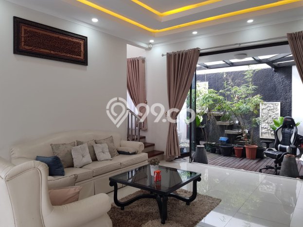 Jual Rumah Mewah Elegan Dengan View Cantik di Bintaro, Tangerang Selatan Jual Rumah Mewah Elegan Dengan View Cantik di Bintaro, Tangerang Selatan