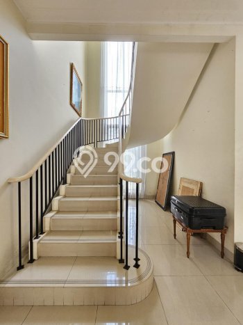 Rumah Luxury Modern Tanpa Renovasi di Gading Serpong Tangerang Rumah Luxury Modern Tanpa Renovasi di Gading Serpong Tangerang