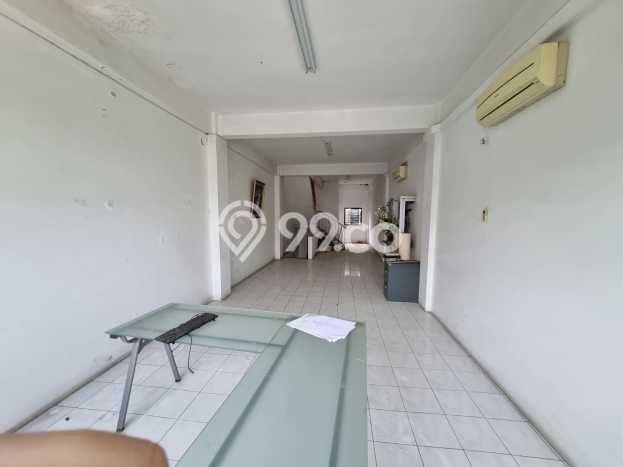 Ruko Kawasan Komersial di Pinangsia, Luas 264m², Ramai Ruko Kawasan Komersial di Pinangsia, Luas 264m², Ramai