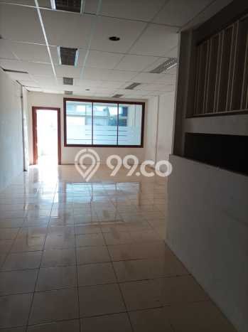 LOKASI BISNIS! Ruko For Rent di Batu Ceper, Luas 450m², Jalan Utama LOKASI BISNIS! Ruko For Rent di Batu Ceper, Luas 450m², Jalan Utama