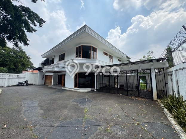 Dijual Rumah Luas Elegan Dengan View Eksklusif di Kemang, Jakarta Selatan Dijual Rumah Luas Elegan Dengan View Eksklusif di Kemang, Jakarta Selatan