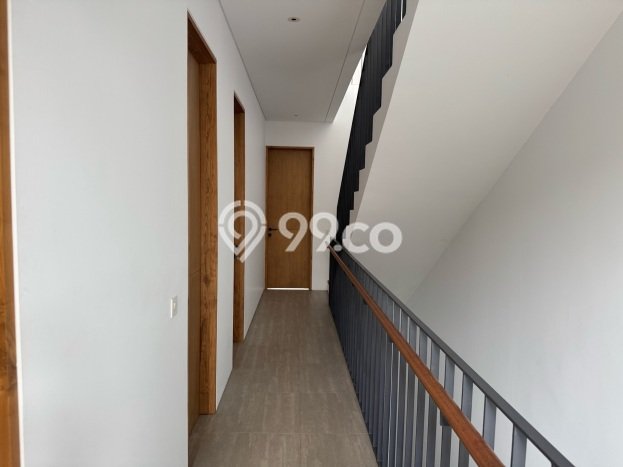 Ready to Use! Luxury House LT 177m2 Desain Modern di Kemang Ready to Use! Luxury House LT 177m2 Desain Modern di Kemang