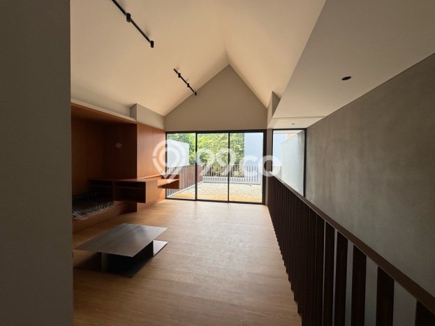 Rumah Elit LB 280m2 Siap Pakai Desain Elegan di Kemang, Jakarta Selatan Rumah Elit LB 280m2 Siap Pakai Desain Elegan di Kemang, Jakarta Selatan
