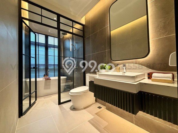 Hunian Elit LB 237m2 Siap Pakai Desain Elegan di Gading Serpong, Tangerang Hunian Elit LB 237m2 Siap Pakai Desain Elegan di Gading Serpong, Tangerang
