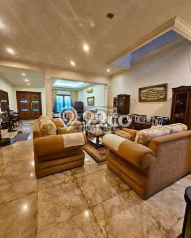 Siap Huni Rumah Mewah 4 Kamar di Kebayoran Baru Dekat ke Mana Saja Siap Huni Rumah Mewah 4 Kamar di Kebayoran Baru Dekat ke Mana Saja
