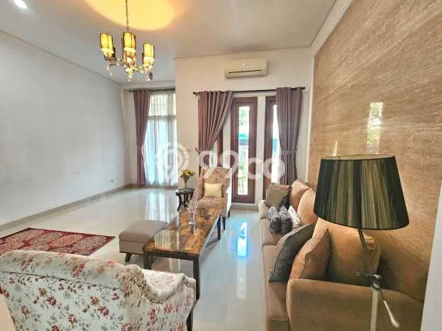 Rumah Elit Modern Tanpa Renovasi di Pondok Indah Jakarta Selatan Rumah Elit Modern Tanpa Renovasi di Pondok Indah Jakarta Selatan