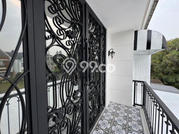 For Sale! Luxury House LT 200m2 Desain Modern di BSD For Sale! Luxury House LT 200m2 Desain Modern di BSD