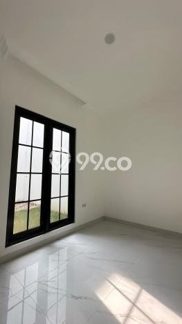 Ready to Use! Luxury House LT 180m2 Desain Elegan di BSD The Green Ready to Use! Luxury House LT 180m2 Desain Elegan di BSD The Green
