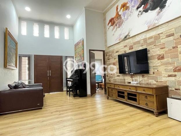 Jual Rumah Luas Elegan Dengan View Cantik di BSD Nusaloka, Tangerang Jual Rumah Luas Elegan Dengan View Cantik di BSD Nusaloka, Tangerang