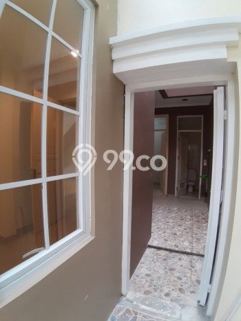 Rumah Asri area Cipondoh, 2 KM, Lingkungan Strategis, Luas 162m² Bangunan 180m² Rumah Asri area Cipondoh, 2 KM, Lingkungan Strategis, Luas 162m² Bangunan 180m²
