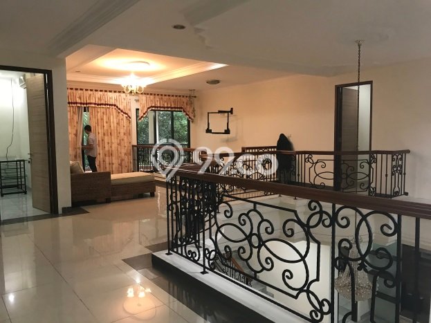 Rumah Elit LB 550m2 Siap Pakai Desain Elegan di BSD Taman Giri Loka, Tangerang Rumah Elit LB 550m2 Siap Pakai Desain Elegan di BSD Taman Giri Loka, Tangerang