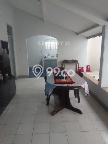 Rumah Luxury Modern Tanpa Renovasi di Kalibata Jakarta Selatan Rumah Luxury Modern Tanpa Renovasi di Kalibata Jakarta Selatan