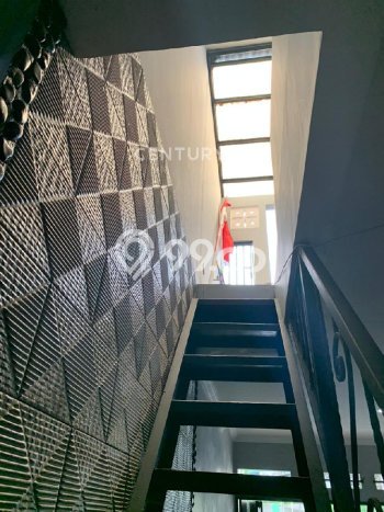 Rumah Mewah LB 300m2 Siap Huni Desain Elegan di Cipinang, Jakarta Timur Rumah Mewah LB 300m2 Siap Huni Desain Elegan di Cipinang, Jakarta Timur