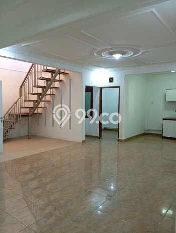 Lokasi strategis! Rumah siap huni disewakan di Regol LB 250m2 Lokasi strategis! Rumah siap huni disewakan di Regol LB 250m2