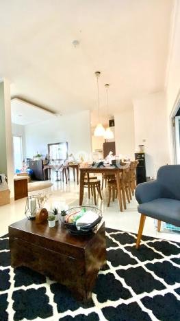 Hunian Mewah LB 200m2 Siap Huni Desain Elegan di Sektor 9-Bintaro, Tangerang Selatan Hunian Mewah LB 200m2 Siap Huni Desain Elegan di Sektor 9-Bintaro, Tangerang Selatan