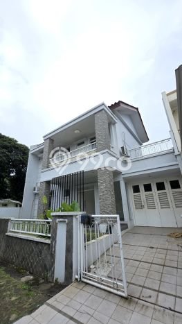 Disewakan! Rumah 4 Kamar Tidur &
3 Kamar Mandi di BSD Puspita Loka, Tangerang Disewakan! Rumah 4 Kamar Tidur &
3 Kamar Mandi di BSD Puspita Loka, Tangerang