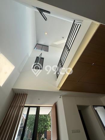 Rumah Mewah LB 240m2 Siap Huni Desain Elegan di Alam Sutera, Tangerang Rumah Mewah LB 240m2 Siap Huni Desain Elegan di Alam Sutera, Tangerang