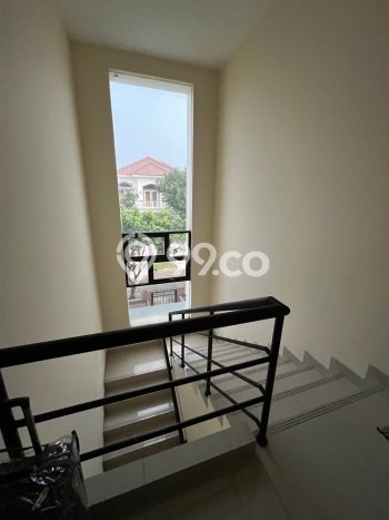 Jual Rumah Mewah Elegan Dengan View Eksklusif di Citra Grand, Jakarta Timur Jual Rumah Mewah Elegan Dengan View Eksklusif di Citra Grand, Jakarta Timur