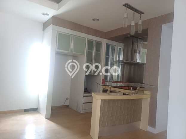 Rumah Luas Asri 5 KT Siap Pakai di Kota Wisata Jakarta Timur Rumah Luas Asri 5 KT Siap Pakai di Kota Wisata Jakarta Timur