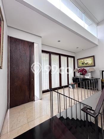 Rumah Mewah LB 600m2 Siap Huni Desain Elegan di Kemang, Jakarta Selatan Rumah Mewah LB 600m2 Siap Huni Desain Elegan di Kemang, Jakarta Selatan