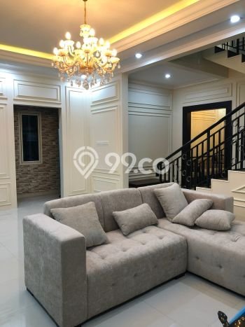 Hunian Elit LB 250m2 Siap Huni Desain Elegan di Cibubur, Jakarta Timur Hunian Elit LB 250m2 Siap Huni Desain Elegan di Cibubur, Jakarta Timur