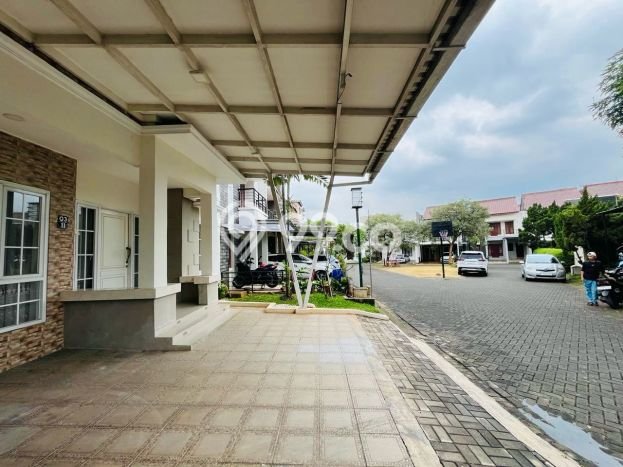 Rumah Mewah LB 200m2 Siap Pakai Desain Elegan di Raffles Hills, Jakarta Timur Rumah Mewah LB 200m2 Siap Pakai Desain Elegan di Raffles Hills, Jakarta Timur