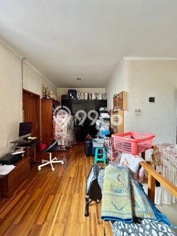 Rumah Mewah Siap Huni LT 200m2 di Cinere, Depok Rumah Mewah Siap Huni LT 200m2 di Cinere, Depok