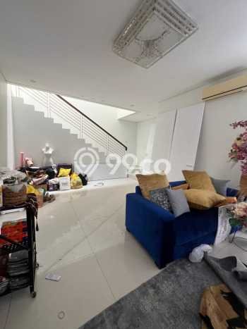 Hunian Eksklusif Siap Huni LT 200m2 di Wiyung, Surabaya Hunian Eksklusif Siap Huni LT 200m2 di Wiyung, Surabaya