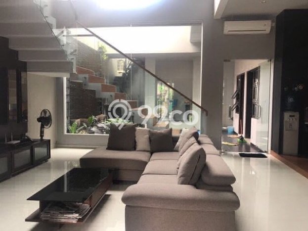 Dijual Rumah Premium dengan Fasilitas Sekitar Lengkap di Rungkut, Surabaya Dijual Rumah Premium dengan Fasilitas Sekitar Lengkap di Rungkut, Surabaya