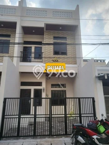 Rumah Strategis Modern Lb 150m2 di Kelapa Gading, Jakarta Utara Rumah Strategis Modern Lb 150m2 di Kelapa Gading, Jakarta Utara
